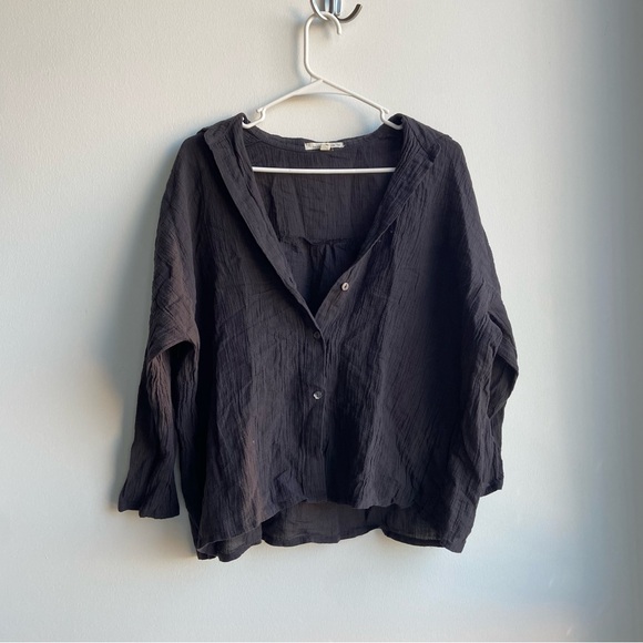 Navy shirt with button-up front and flowy - Picture 1 of 3